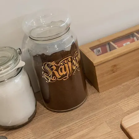 Spacious In Hemholtzkiez Prenzlauer Berg For 8 People Hiddenseer