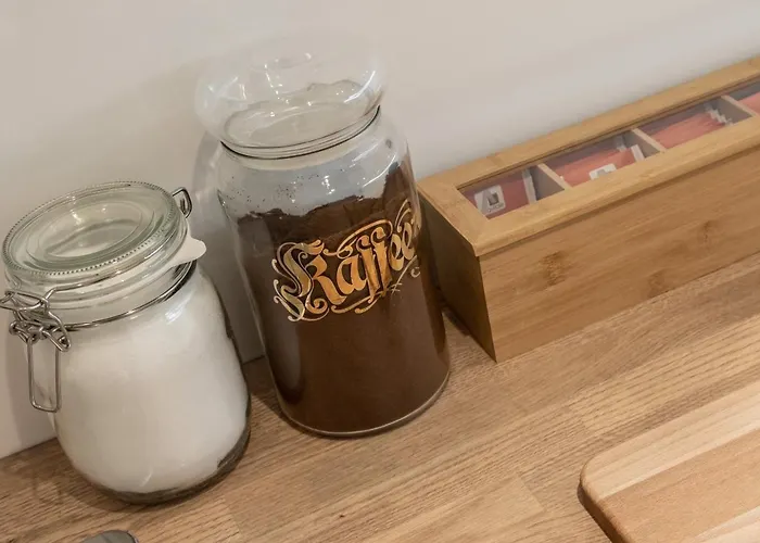 Spacious In Hemholtzkiez Prenzlauer Berg For 8 People Hiddenseer