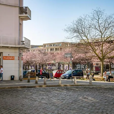 Spacious In Hemholtzkiez Prenzlauer Berg For 8 People Hiddenseer * Berlin