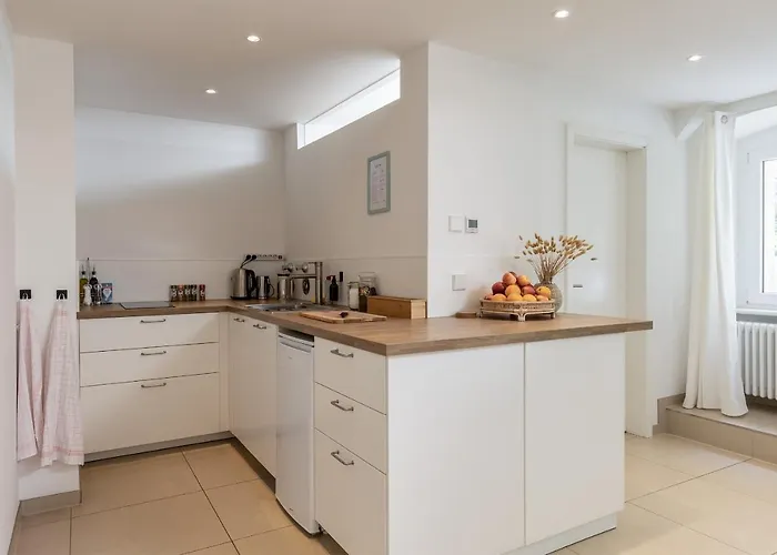 Spacious In Hemholtzkiez Prenzlauer Berg For 8 People Hiddenseer شقة برلين