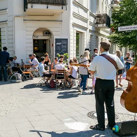 Spacious In Hemholtzkiez Prenzlauer Berg For 8 People Hiddenseer * Berlín