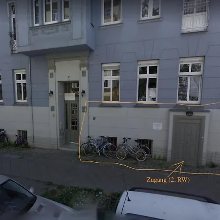 Spacious In Hemholtzkiez Prenzlauer Berg For 8 People Hiddenseer Lägenhet