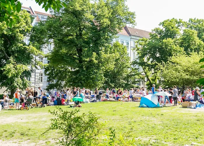 Spacious In Hemholtzkiez Prenzlauer Berg For 8 People Hiddenseer *